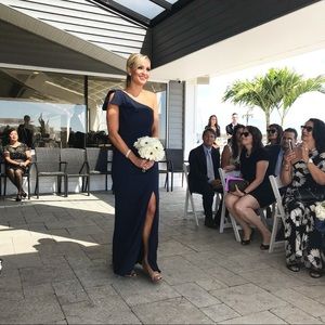 Navy gown - great option for a bridesmaid dress!